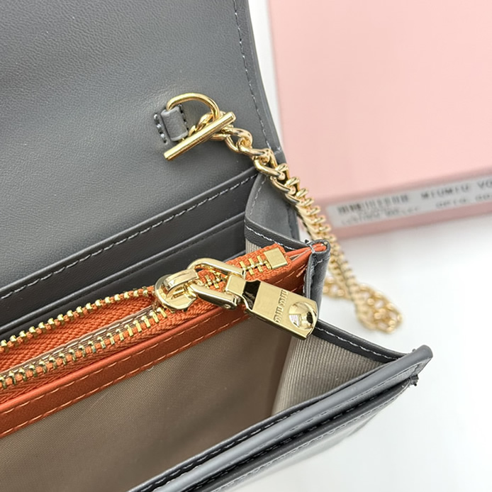 Miu Miu チェーンウォレット ダークグレー miumiuv06 - 画像 (8)