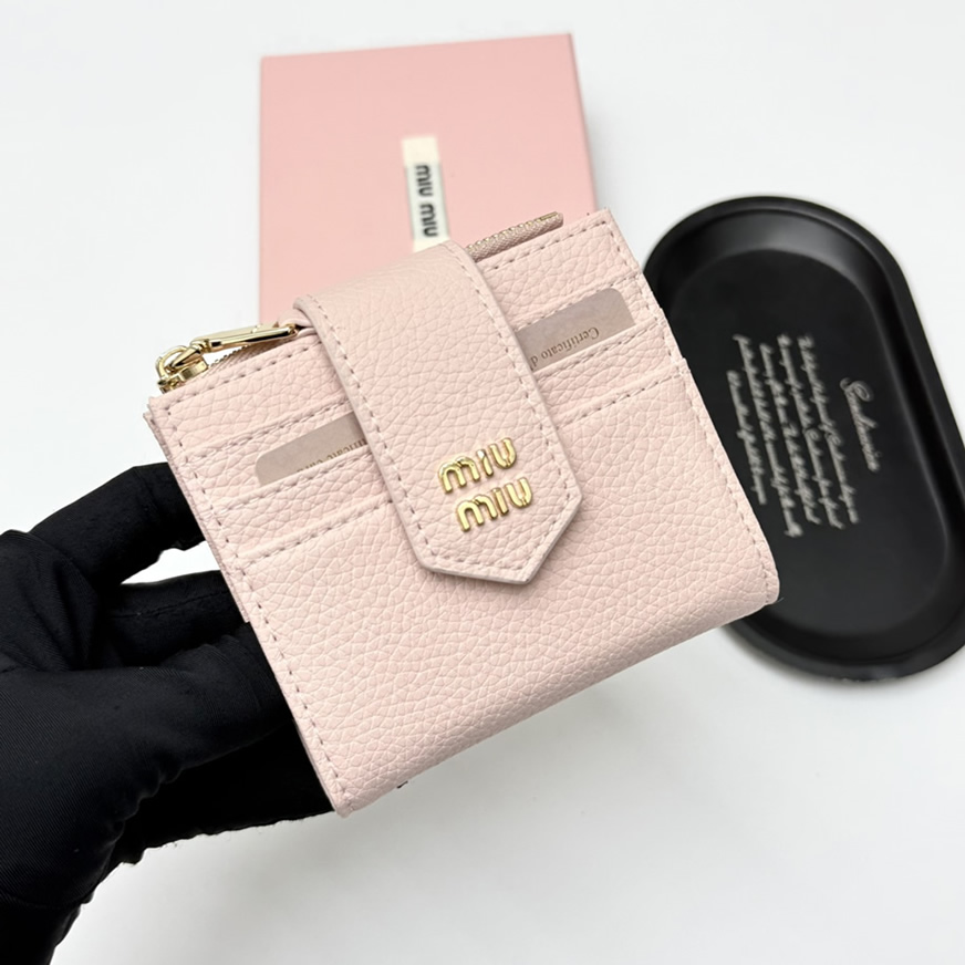 Miu Miu レザー コンパクトカードホルダー ピンク miumiuV13