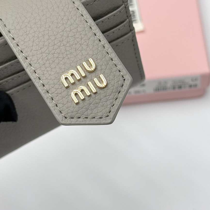 Miu Miu レザー コンパクトカードホルダー グレー miumiuV13 - 画像 (8)