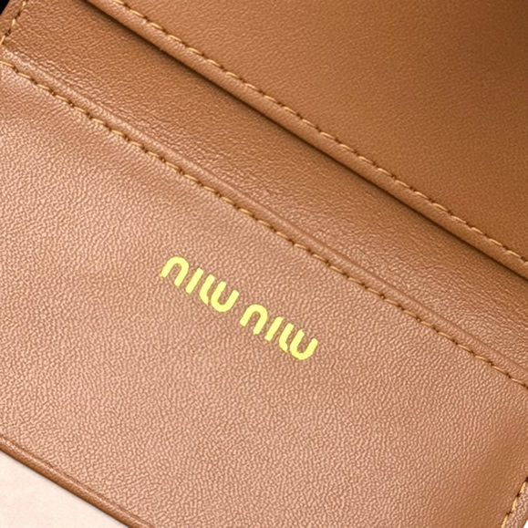 Miu Miu レザー コンパクトカードホルダー ブラック miumiuV12 - 画像 (9)