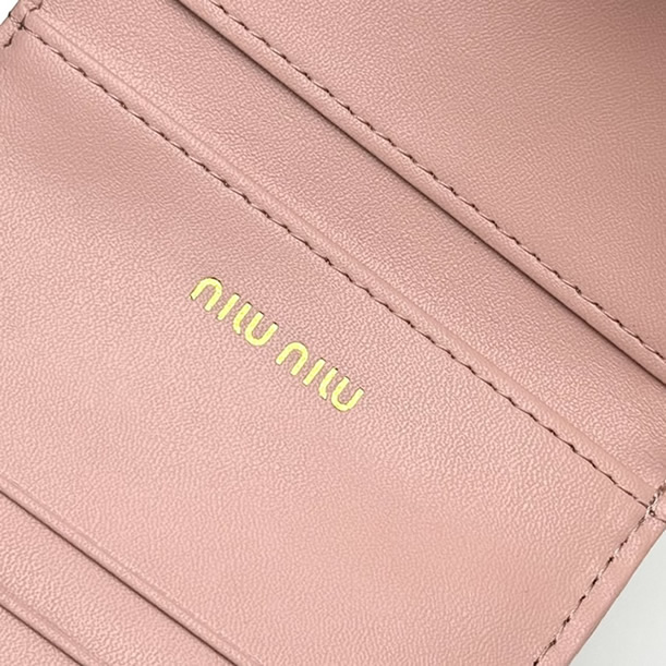 Miu Miu マテラッセレザー コンパクトウォレット ピンク miumiuV12 - 画像 (8)