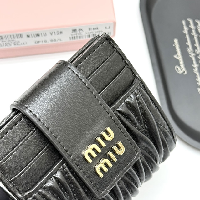 Miu Miu マテラッセレザー コンパクトウォレット ブラック miumiuV12 - 画像 (5)