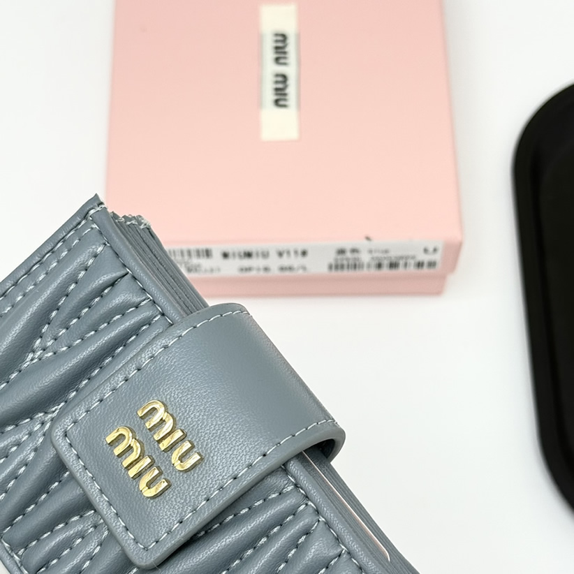 Miu Miu マテラッセレザー カードホルダー ブルー miumiuV11 - 画像 (5)