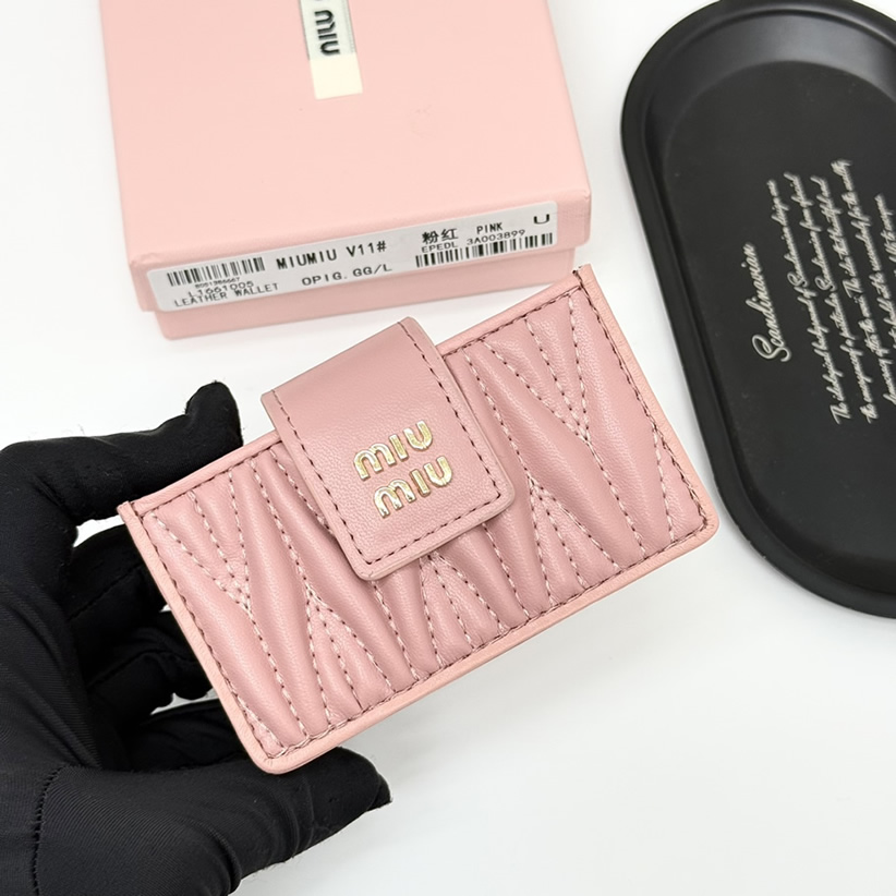 Miu Miu マテラッセレザー カードホルダー ピンク miumiuV11 - 画像 (2)