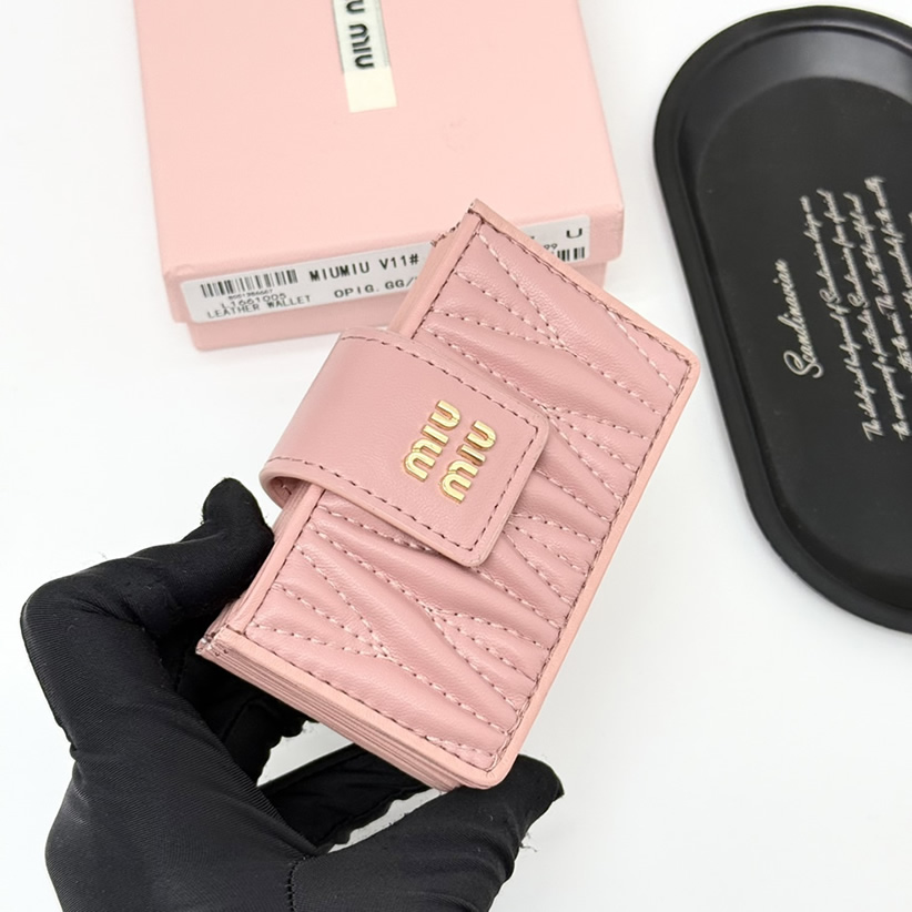 Miu Miu マテラッセレザー カードホルダー ピンク miumiuV11 - 画像 (3)