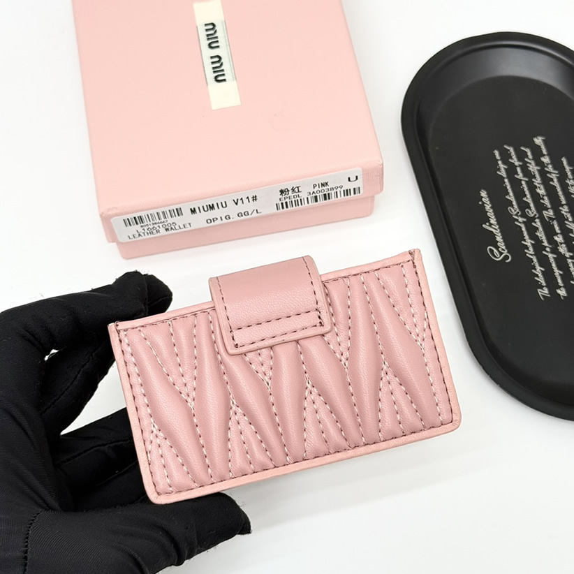 Miu Miu マテラッセレザー カードホルダー ピンク miumiuV11 - 画像 (4)