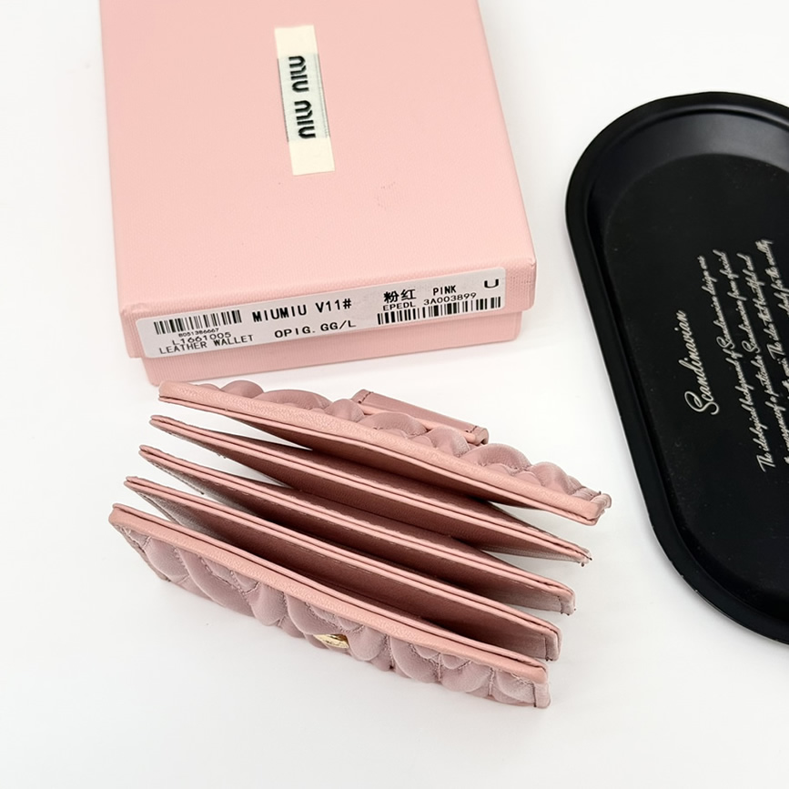 Miu Miu マテラッセレザー カードホルダー ピンク miumiuV11 - 画像 (9)
