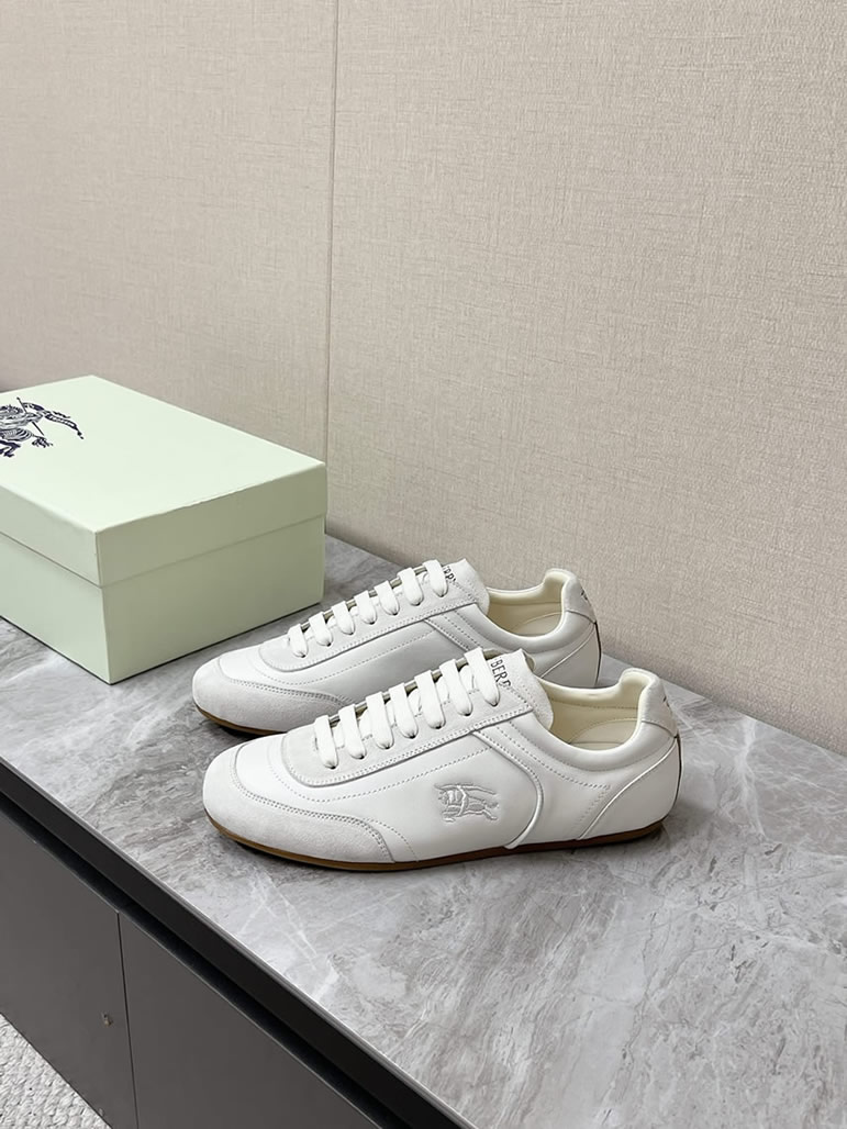 バーバリー ホワイト レザー スニーカー shoes560