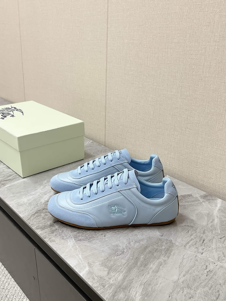 バーバリー ライトブルー レザー スニーカー shoes562