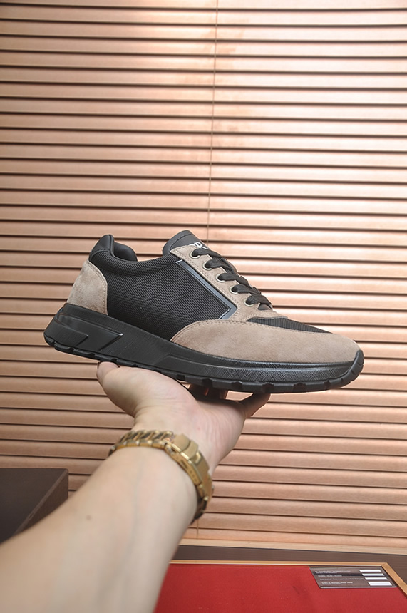 プラダ ブラック×ベージュ テクニカルスニーカー shoes576