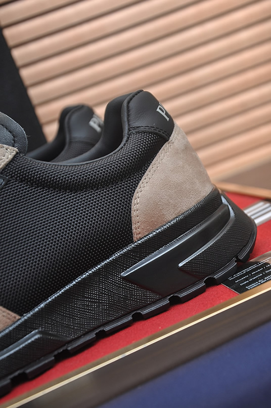 プラダ ブラック×ベージュ テクニカルスニーカー shoes576 - 画像 (9)
