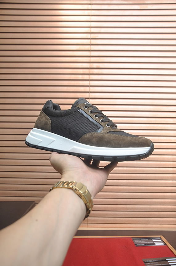 プラダ ダークブラウン×ブラック テクニカルスニーカー shoes577