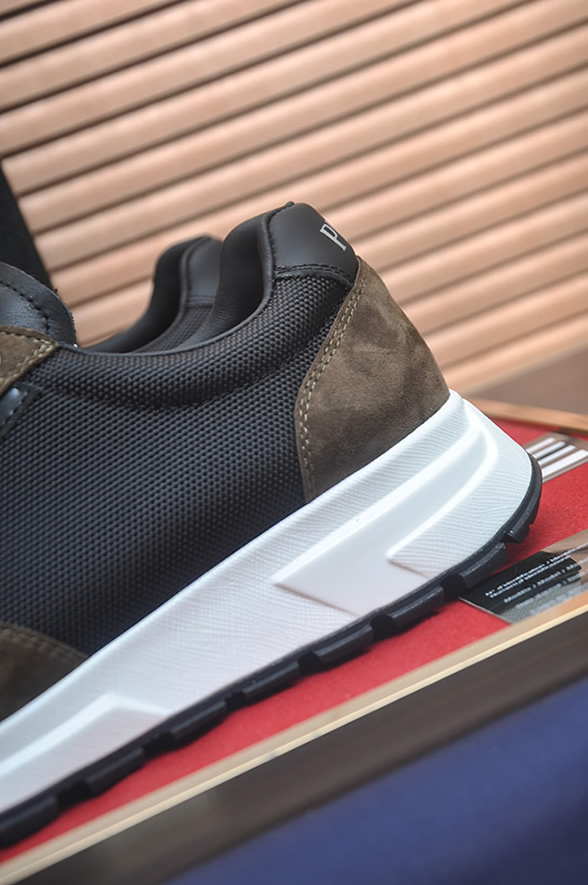 プラダ ダークブラウン×ブラック テクニカルスニーカー shoes577 - 画像 (9)