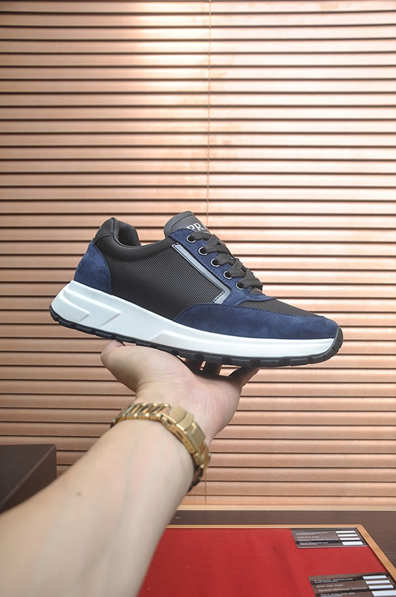 プラダ ネイビー×ブラック テクニカルスニーカー shoes578
