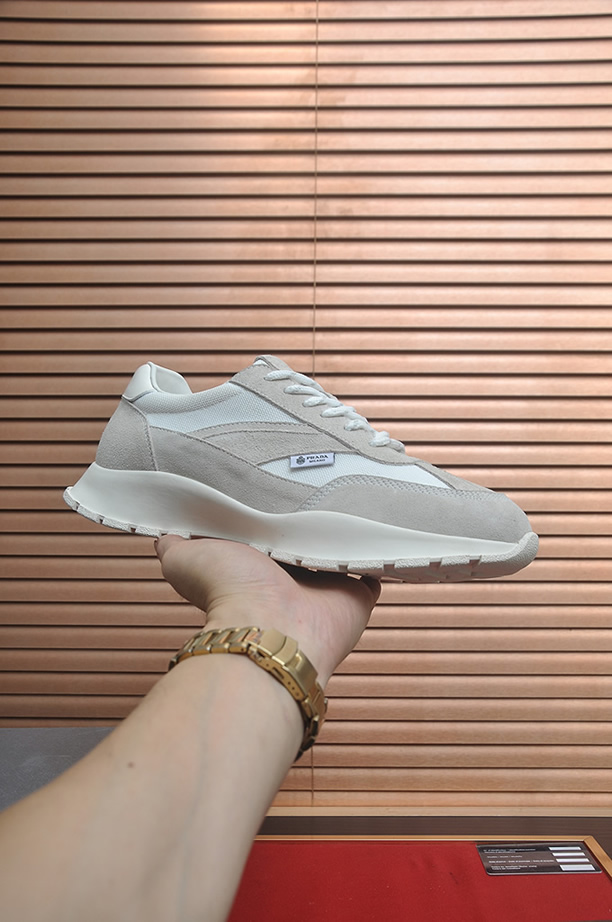プラダ ホワイト×グレー コンビスニーカー shoes580