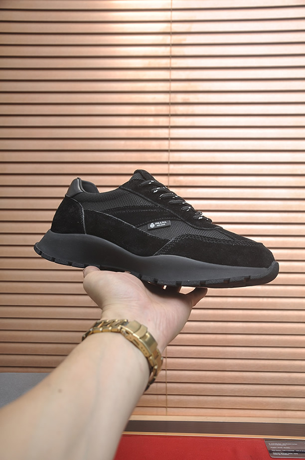 プラダ オールブラック テクニカルスニーカー shoes582