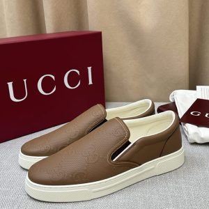 グッチ エンボス GGレザー スリッポン スニーカー ブラウン shoes567