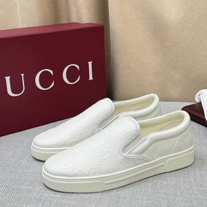 グッチ エンボス GGレザー スリッポン スニーカー ホワイト shoes568