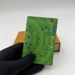 ルイ・ヴィトン サッカーフィールド アートプリント ポケット・オーガナイザー グリーン M26799