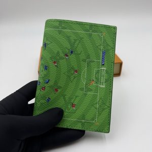 ルイ・ヴィトン サッカーフィールド アートプリント ポケット・オーガナイザー グリーン M26794