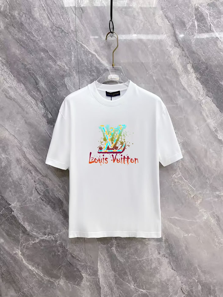 ルイ・ヴィトン カラフルグラデーション ロゴ クルーネックTシャツ ホワイト FS482