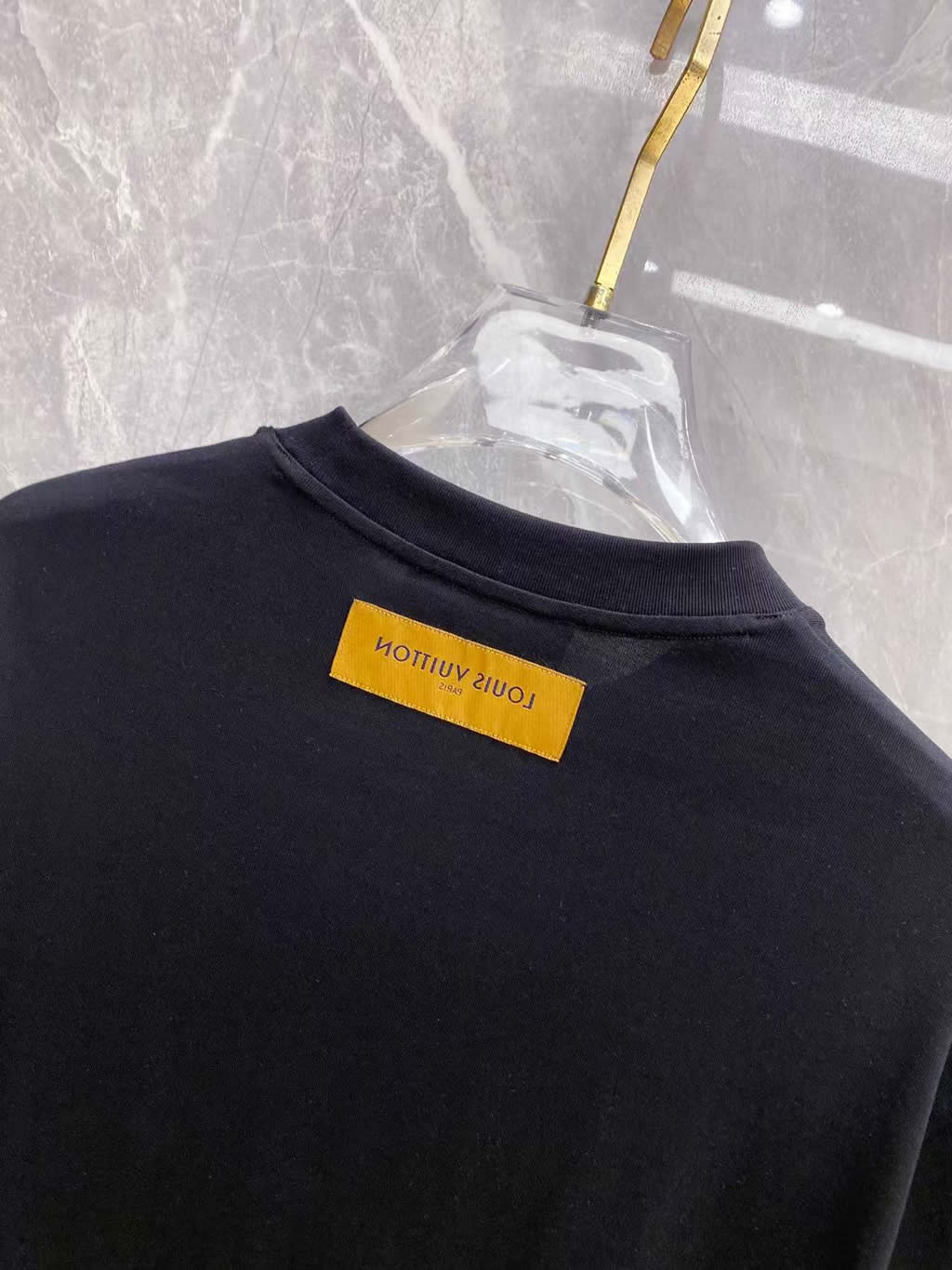 ルイ・ヴィトン ヤシの木モチーフ レトロロゴ クルーネックTシャツ ブラック FS485 - 画像 (5)