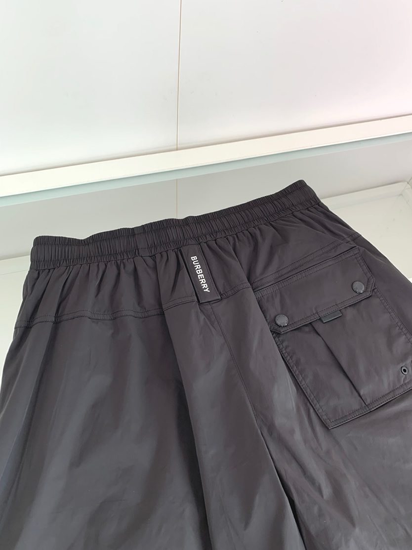バーバリー ロゴドローコード テクニカルショートパンツ ブラック FS498 - 画像 (7)