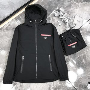 プラダ ロゴラベル トライアングルロゴ ジップアップセットアップ ブラック FS499