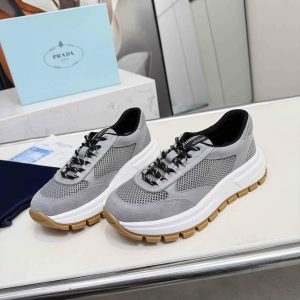 プラダ メッシュ＆スエード 厚底スニーカー グレー shoes572