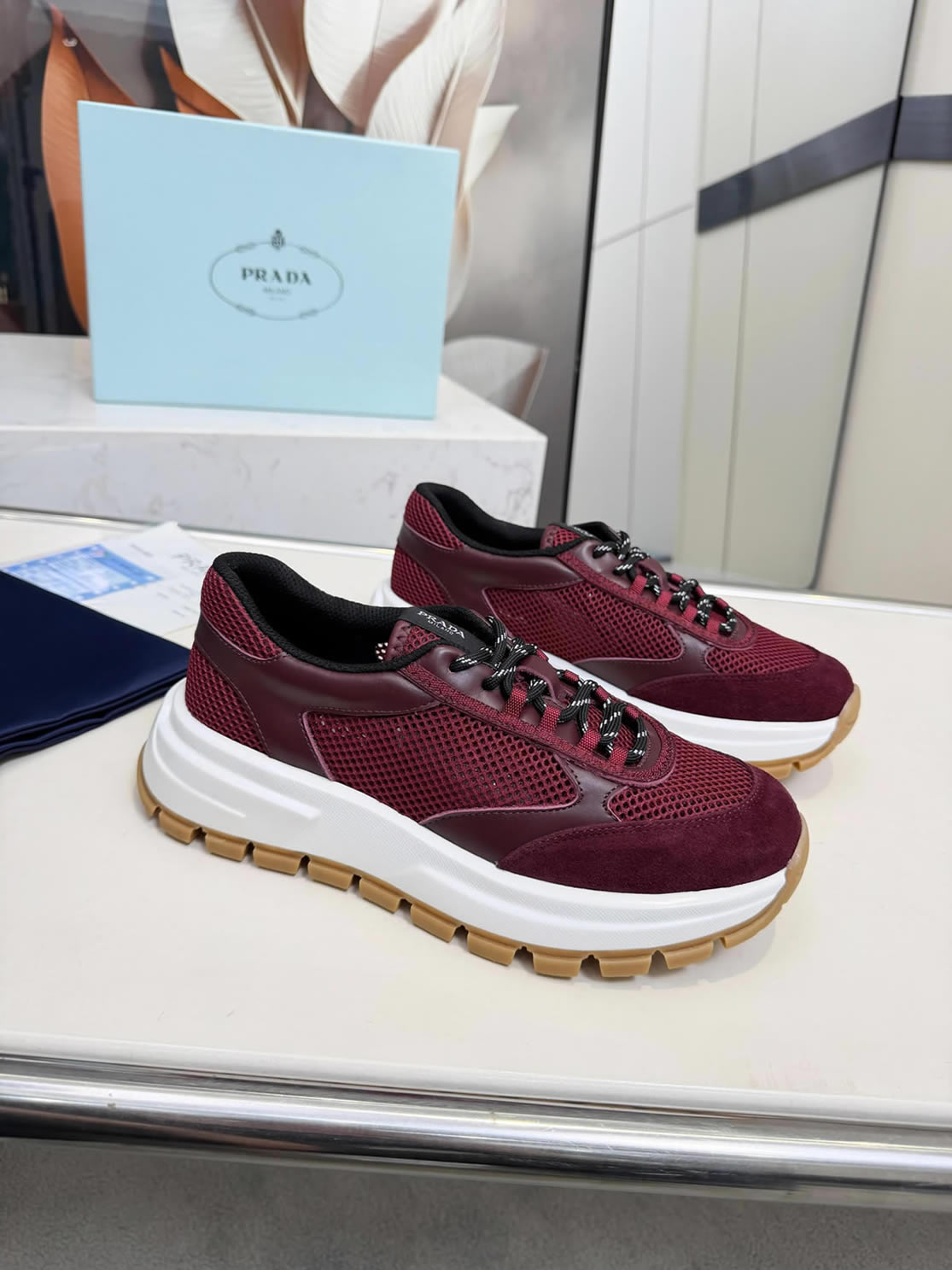 プラダ メッシュ&スエード 厚底スニーカー バーガンディ shoes576 - 画像 (3)