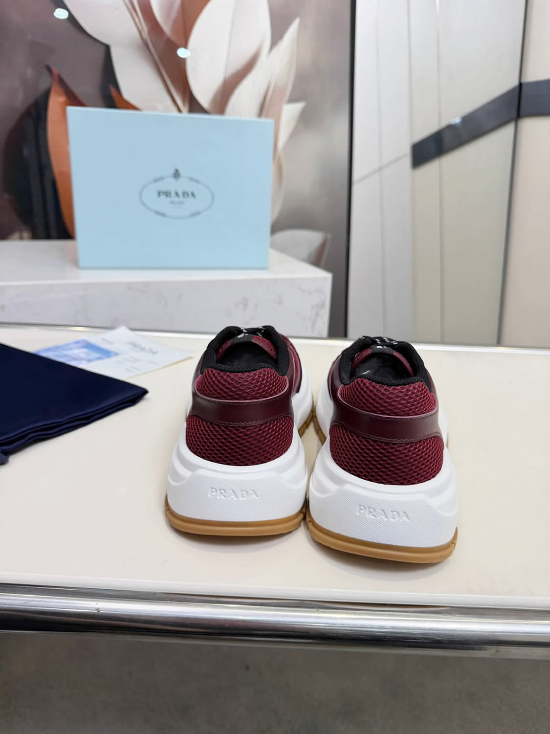 プラダ メッシュ&スエード 厚底スニーカー バーガンディ shoes576 - 画像 (6)