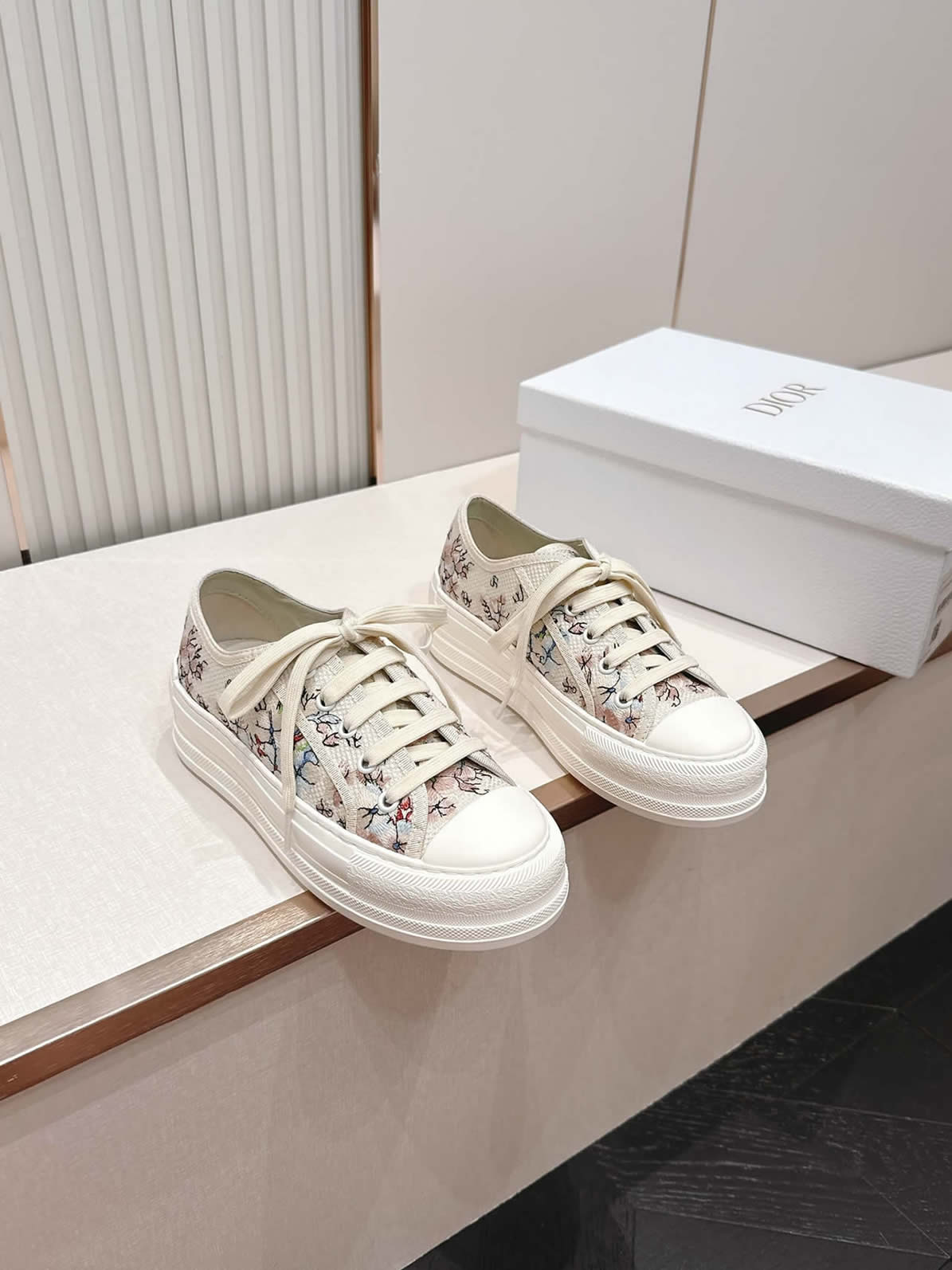 ディオール ボタニカルプリント キャンバス厚底スニーカー shoes581
