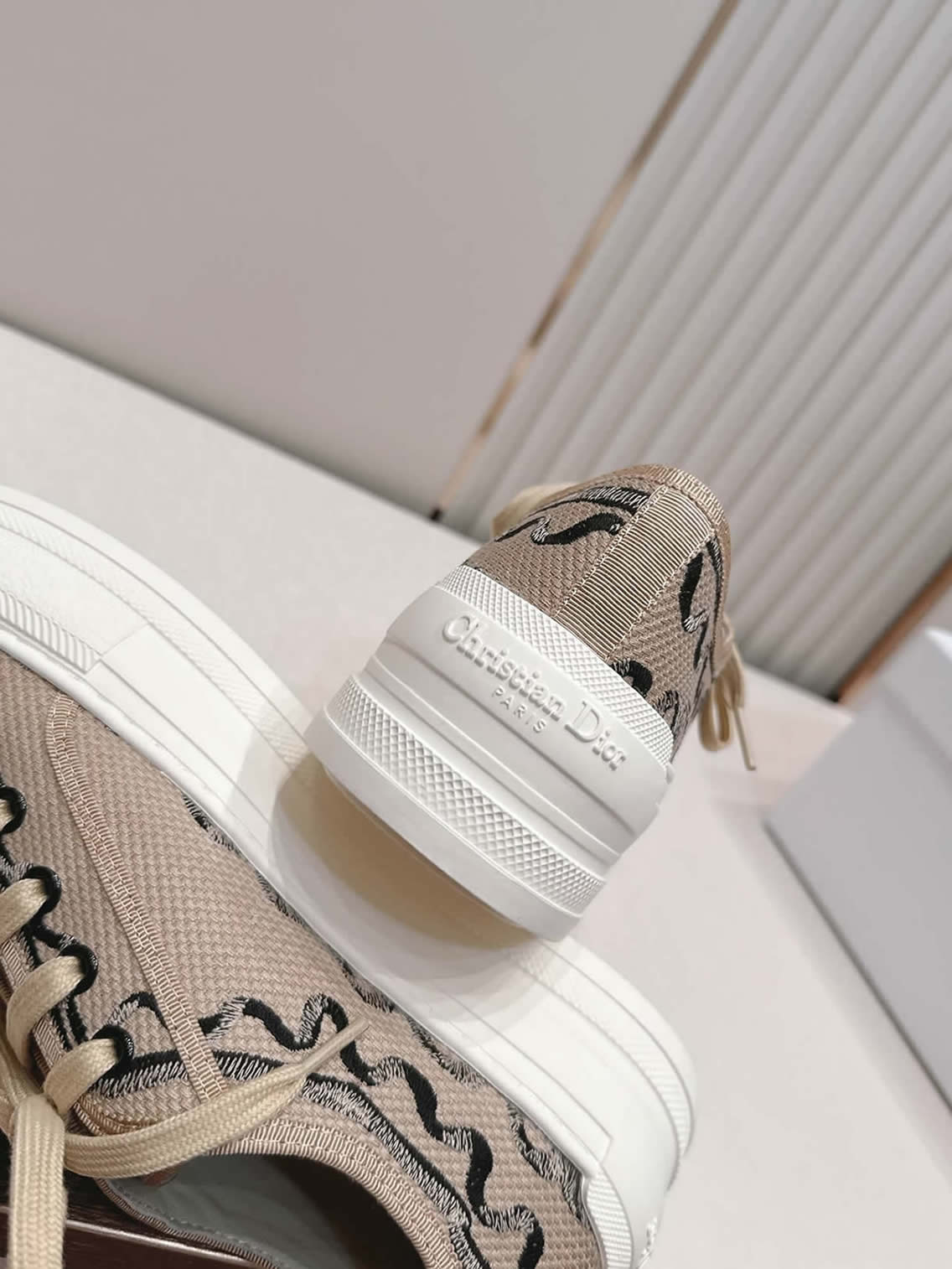 ディオール ロゴグラフィック キャンバス厚底スニーカー ベージュ shoes585 - 画像 (8)