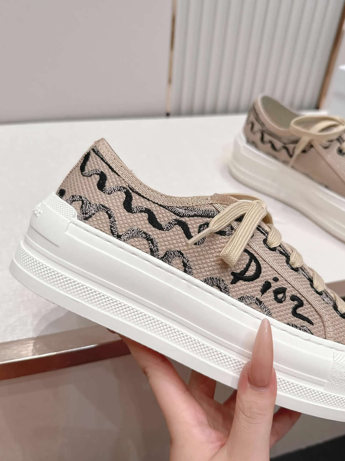 ディオール ロゴグラフィック キャンバス厚底スニーカー ベージュ shoes585 - 画像 (9)