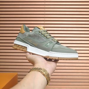 ルイ・ヴィトン モノグラム・レザー 厚底スニーカー オリーブグリーン shoes582