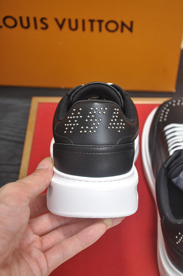 ルイ・ヴィトン スタッズLVロゴ レザー 厚底スニーカー ブラック shoes592 - 画像 (9)