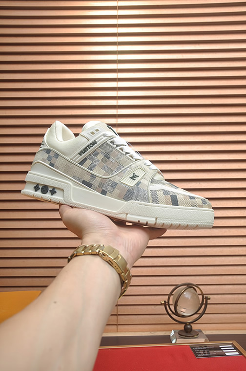 ルイ・ヴィトン ダミエ・パターン テキスタイル スニーカー ベージュ shoes600