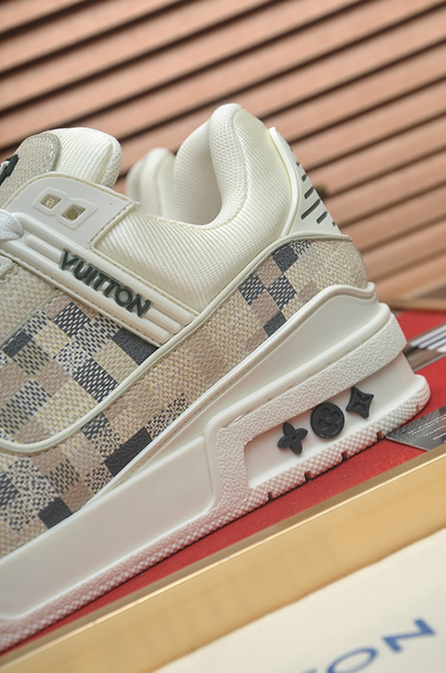 ルイ・ヴィトン ダミエ・パターン テキスタイル スニーカー ベージュ shoes600 - 画像 (9)