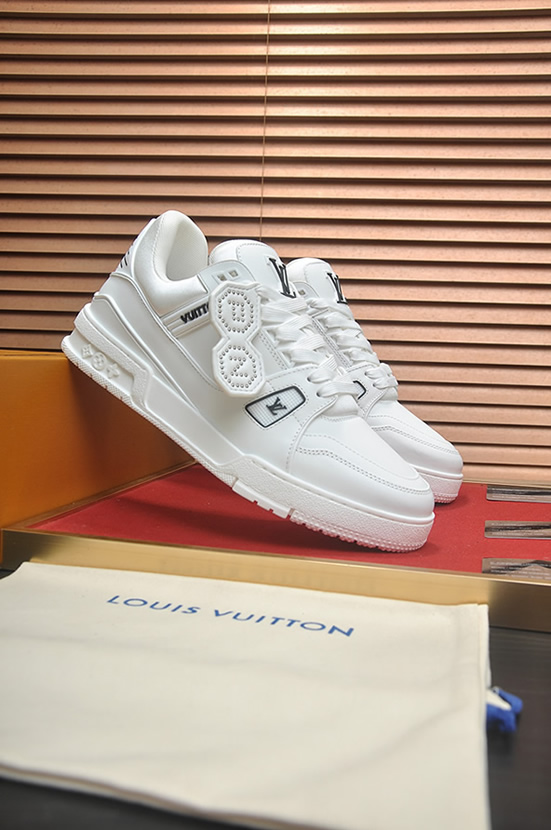 ルイ・ヴィトン スタッズタグ装飾 レザー 厚底スニーカー ホワイト shoes603 - 画像 (3)