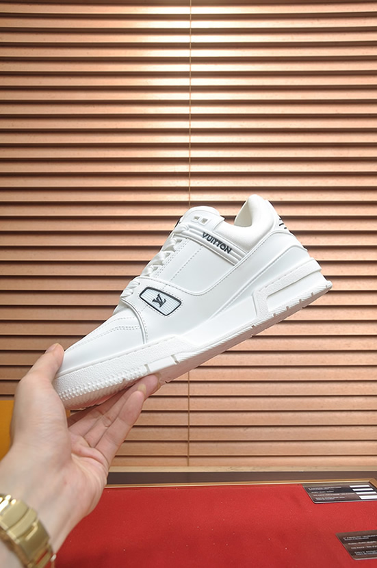 ルイ・ヴィトン スタッズタグ装飾 レザー 厚底スニーカー ホワイト shoes603 - 画像 (5)