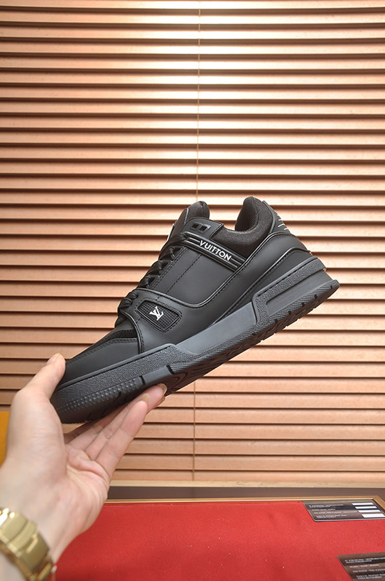 ルイ・ヴィトン スタッズタグ装飾 レザー 厚底スニーカー ブラック shoes604 - 画像 (5)