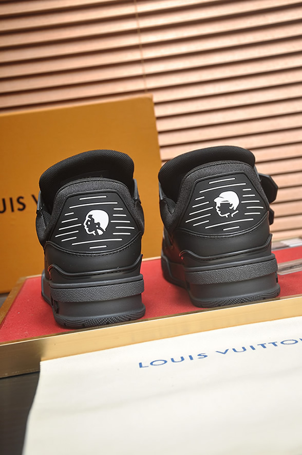 ルイ・ヴィトン スタッズタグ装飾 レザー 厚底スニーカー ブラック shoes604 - 画像 (9)