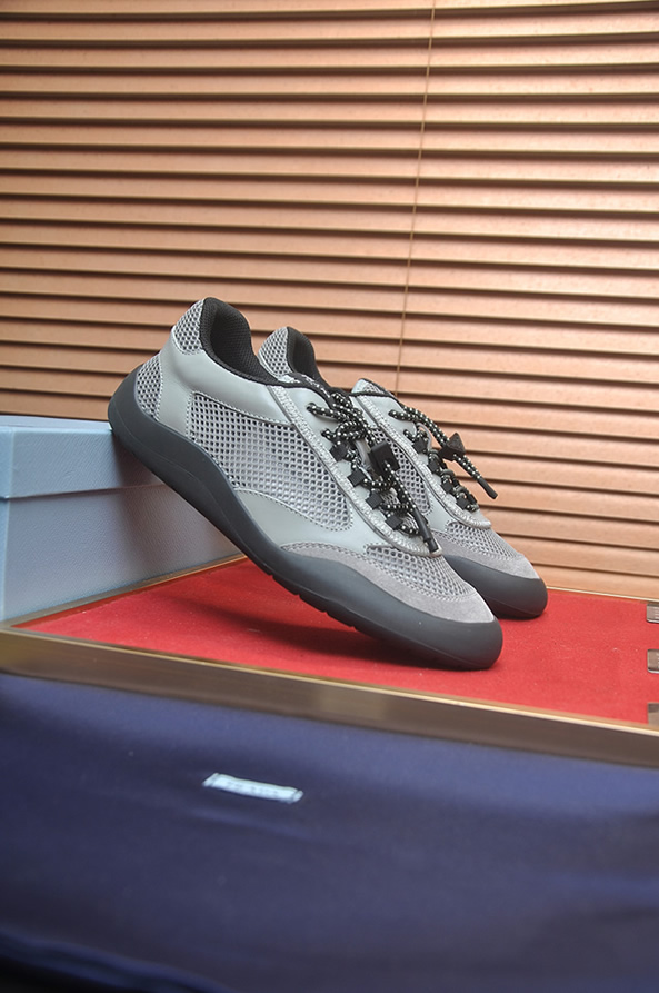 プラダ メッシュ&レザー ドローストリング スニーカー グレー shoes608 - 画像 (3)