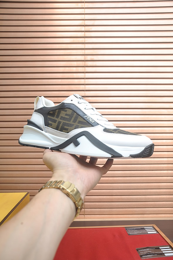 フェンディ FFズッカ柄 レザー スニーカー ホワイト/ブラウン shoes611