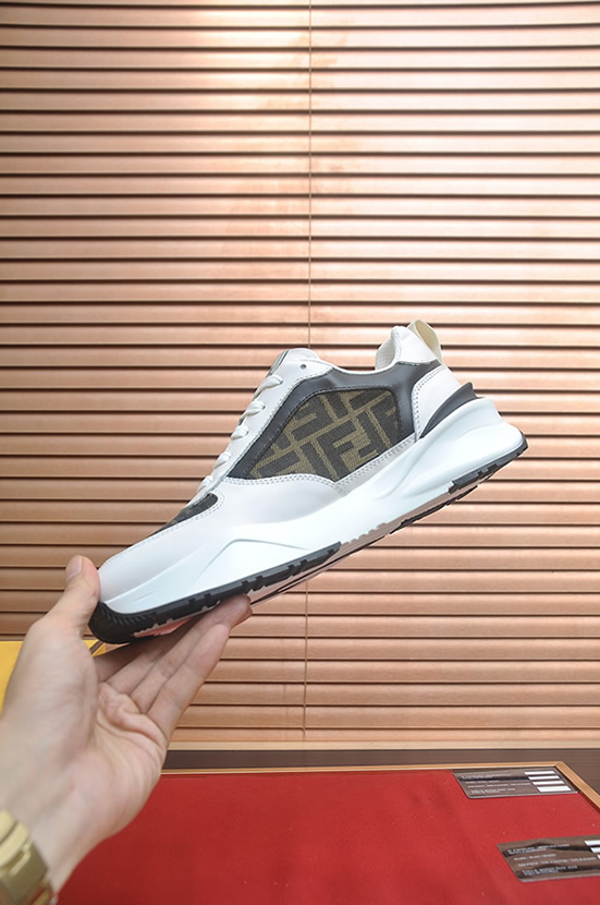 フェンディ FFズッカ柄 レザー スニーカー ホワイト/ブラウン shoes611 - 画像 (5)