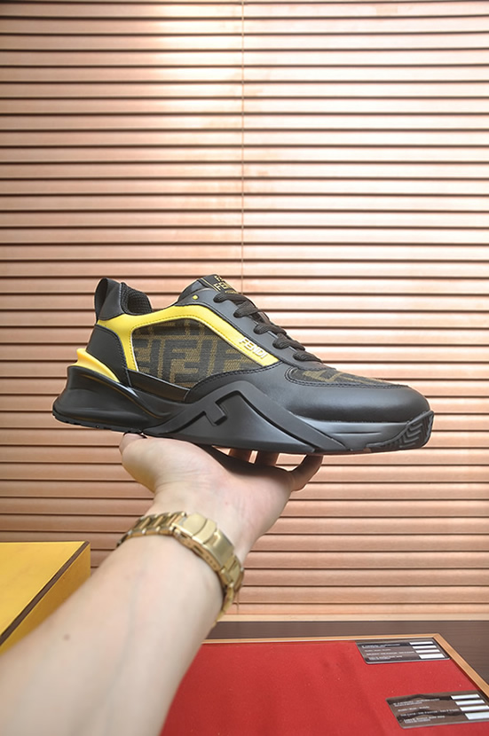 フェンディ FFズッカ柄 レザー スニーカー ブラック/イエロー shoes612