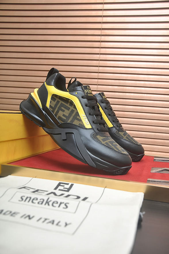 フェンディ FFズッカ柄 レザー スニーカー ブラック/イエロー shoes612 - 画像 (3)