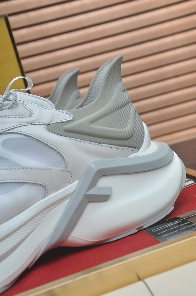 フェンディ テクニカル メッシュ&レザー スニーカー ホワイト/グレー shoes615 - 画像 (9)