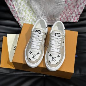 ルイ・ヴィトン モノグラム スニーカー ホワイト ベージュ shoes623
