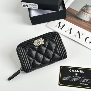 ボーイ シャネル ジップ コインパース キャビアスキン ブラック シルバー金具 A80602